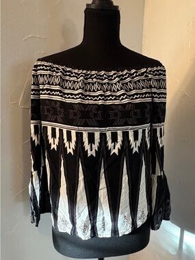 Black and White  Print Top - Small